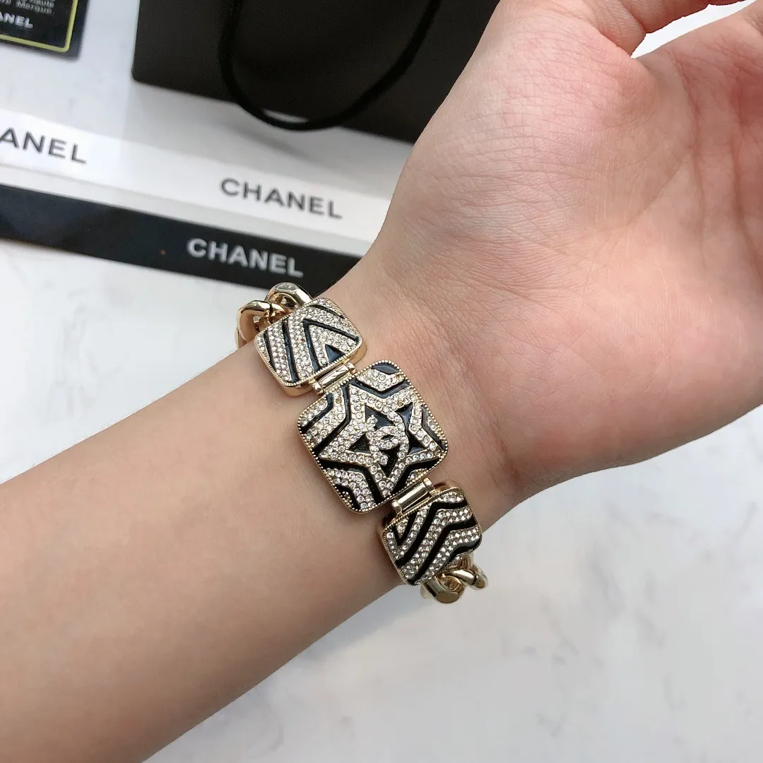 【CHANEL】ブレスレット、ファッションシンプルなスタイル 240728