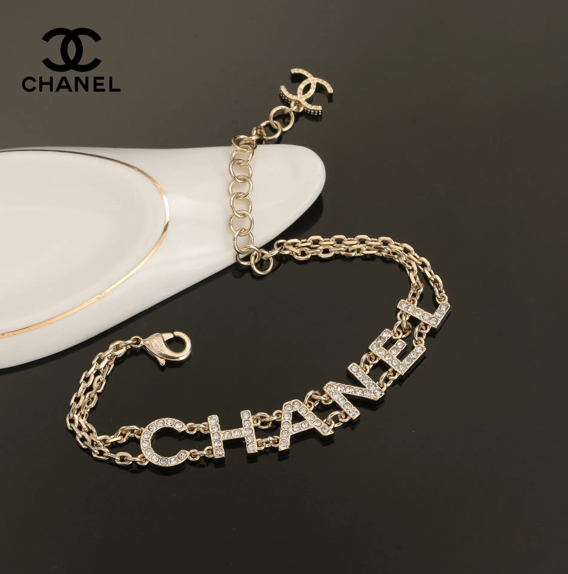 【CHANEL】ブレスレット、ファッションシンプルなスタイル