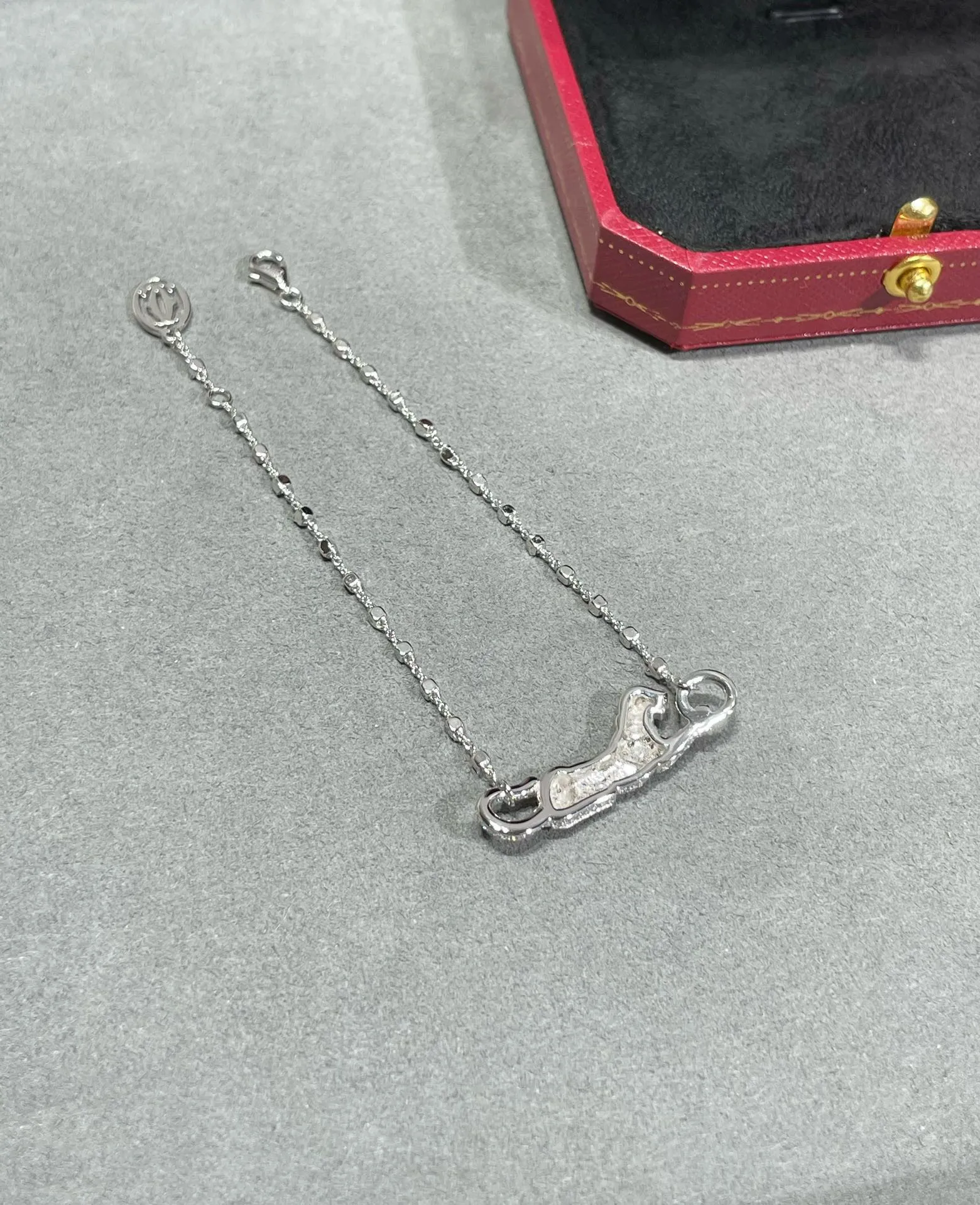 【CARTIER】ブレスレット、ファッションシンプルなスタイル