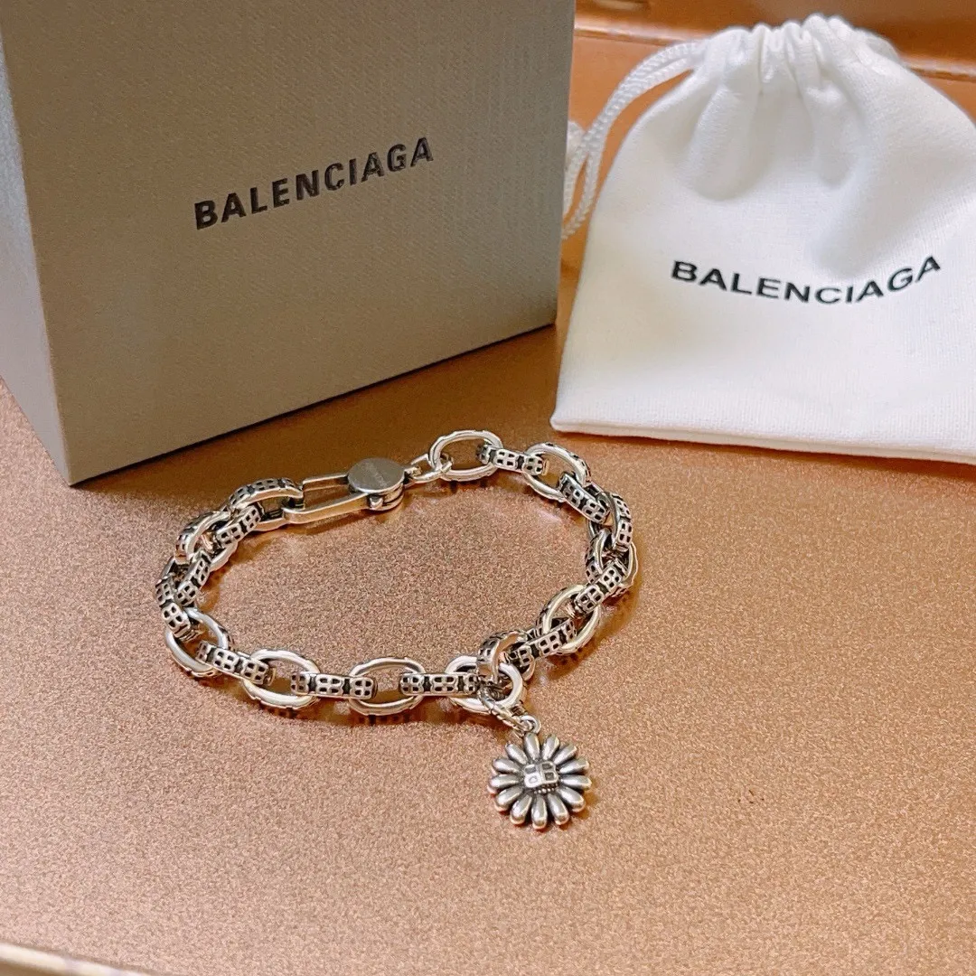 【BALENCIAGA】ブレスレット、ファッションシンプルなスタイル  240814