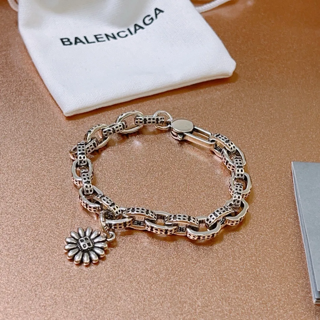 【BALENCIAGA】ブレスレット、ファッションシンプルなスタイル  240814