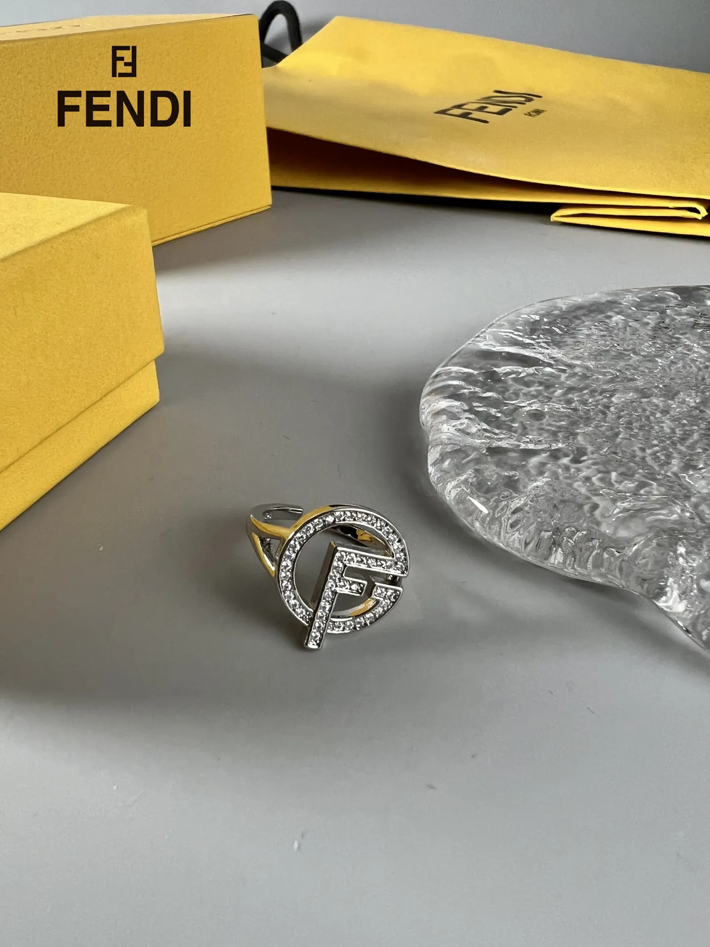 【FENDI】 フェンディ  指輪