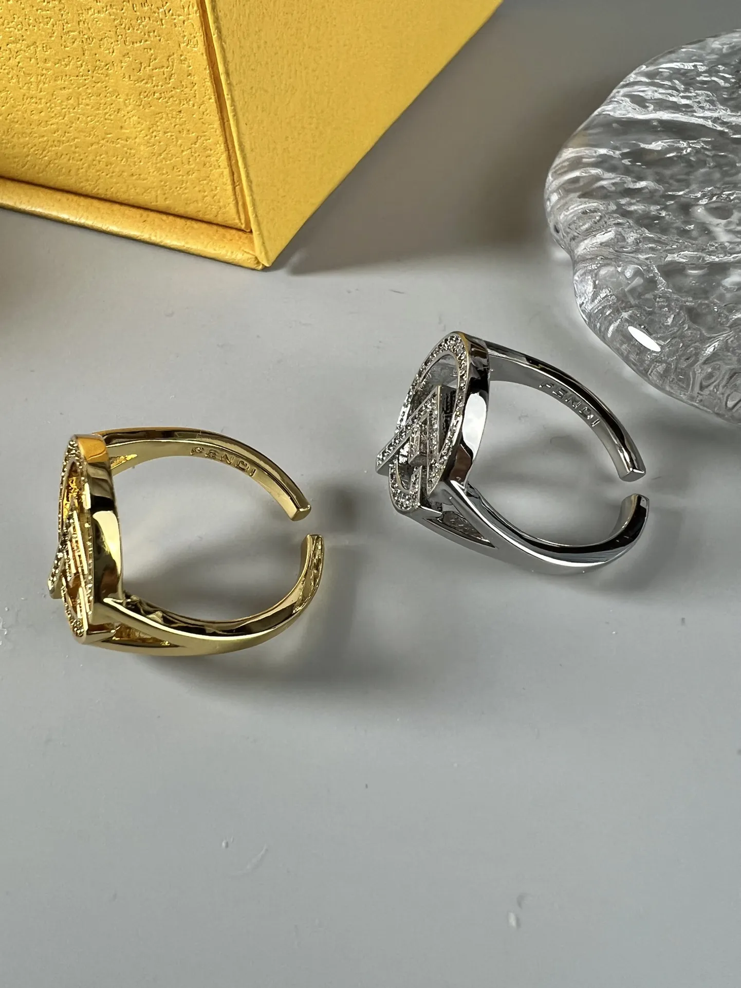 【FENDI】 フェンディ  指輪