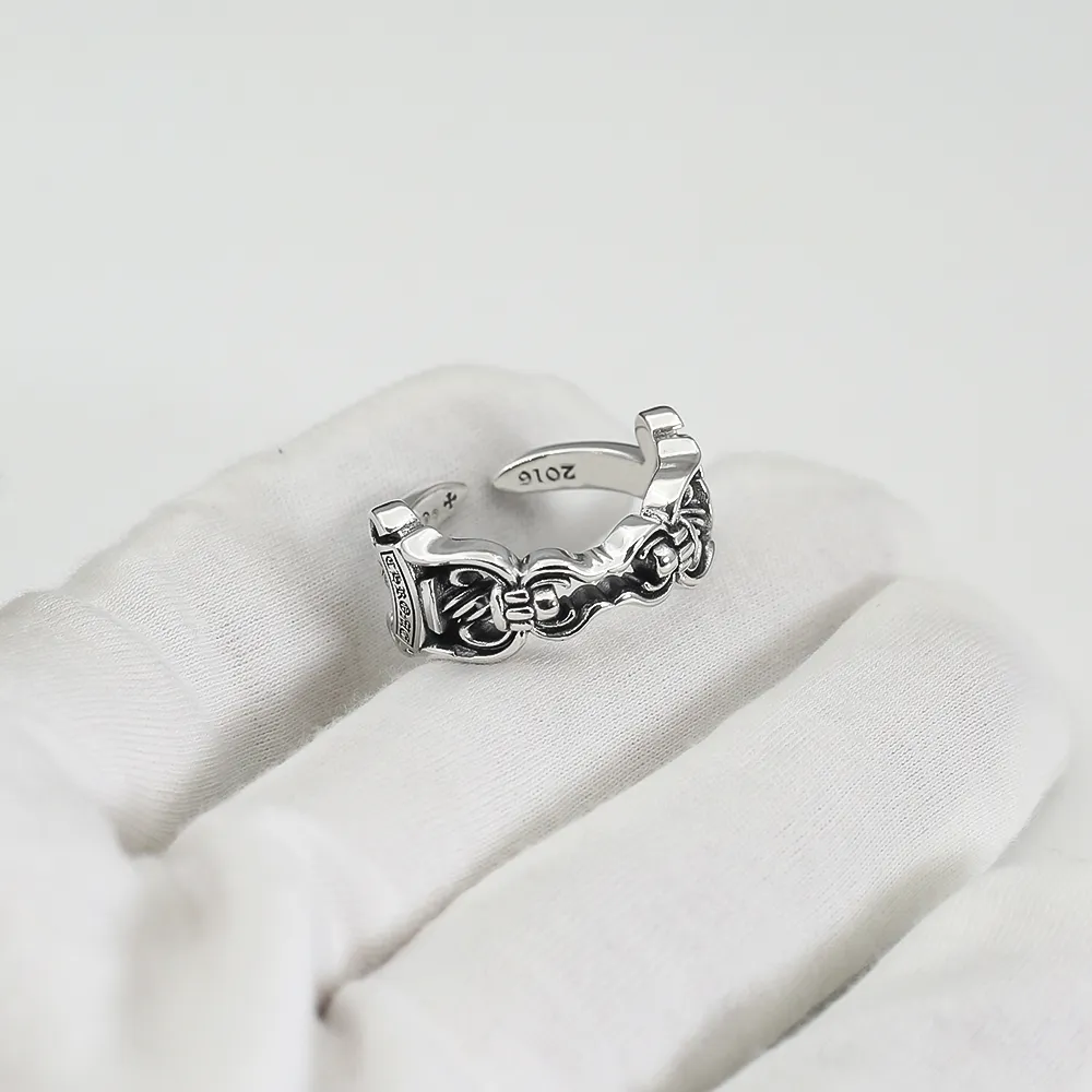 【Chrome Hearts】  男性と女性のためのクロエハートファッションパーソナリティリング