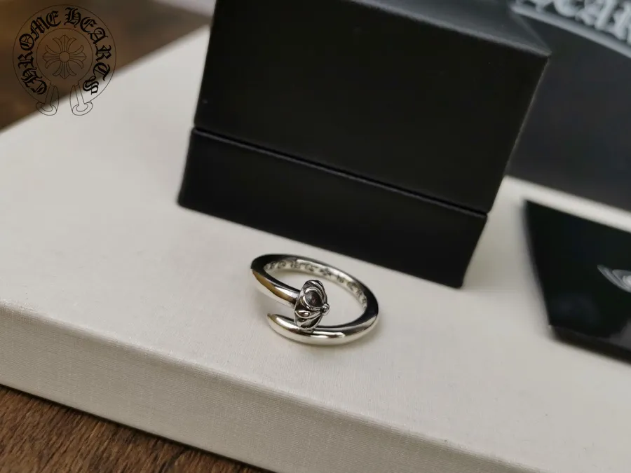 【Chrome Hearts】  男性と女性のためのクロエハートファッションパーソナリティリング