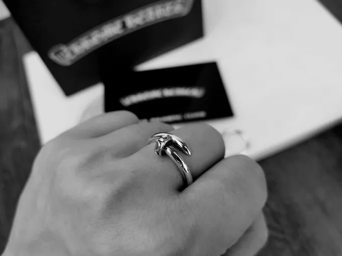 【Chrome Hearts】  男性と女性のためのクロエハートファッションパーソナリティリング