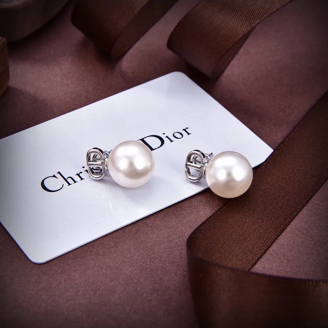 【DIOR】ディオール  ファッションスタイルのイヤリング
