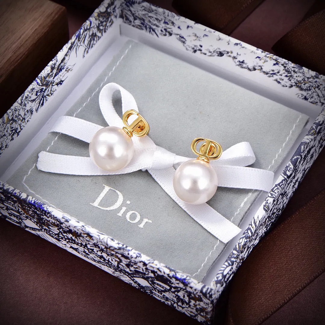 【DIOR】ディオール  ファッションスタイルのイヤリング