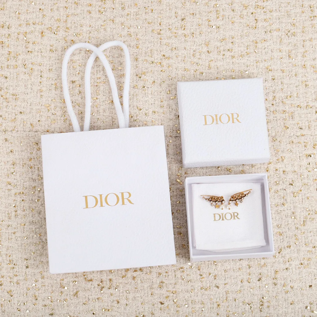 【DIOR】 ディオール   ファッションスタイルのイヤリング