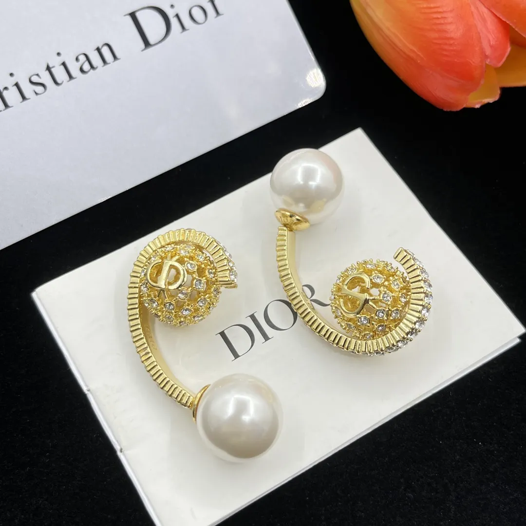 【DIOR】 ディオール   ファッションスタイルのイヤリング