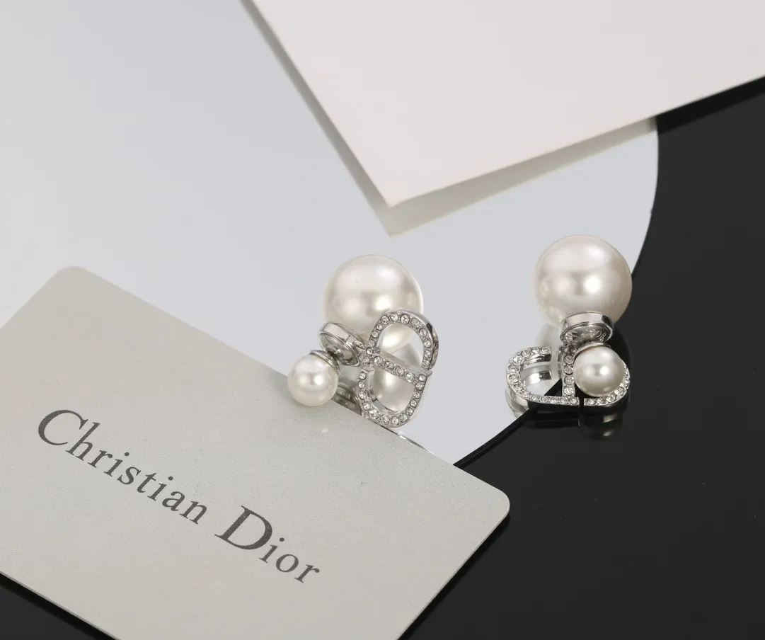 【DIOR】 ディオール   ファッションスタイルのイヤリング