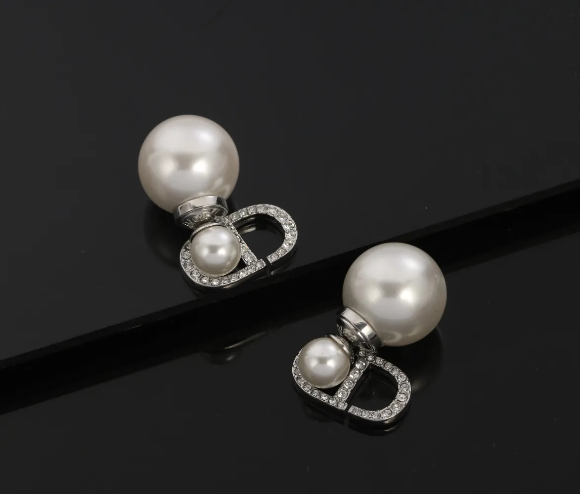 【DIOR】 ディオール   ファッションスタイルのイヤリング