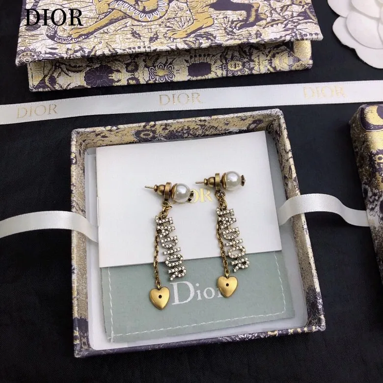 【DIOR】ディオール  ファッションスタイルのイヤリング