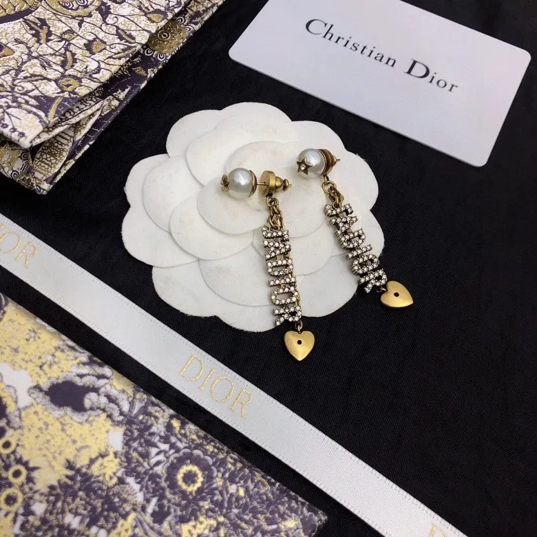 【DIOR】ディオール  ファッションスタイルのイヤリング