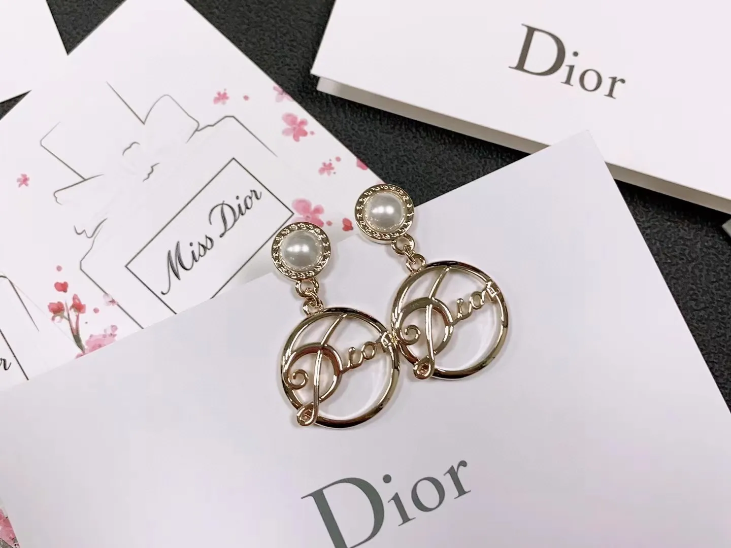 【DIOR】ディオール  ファッションスタイルのイヤリング