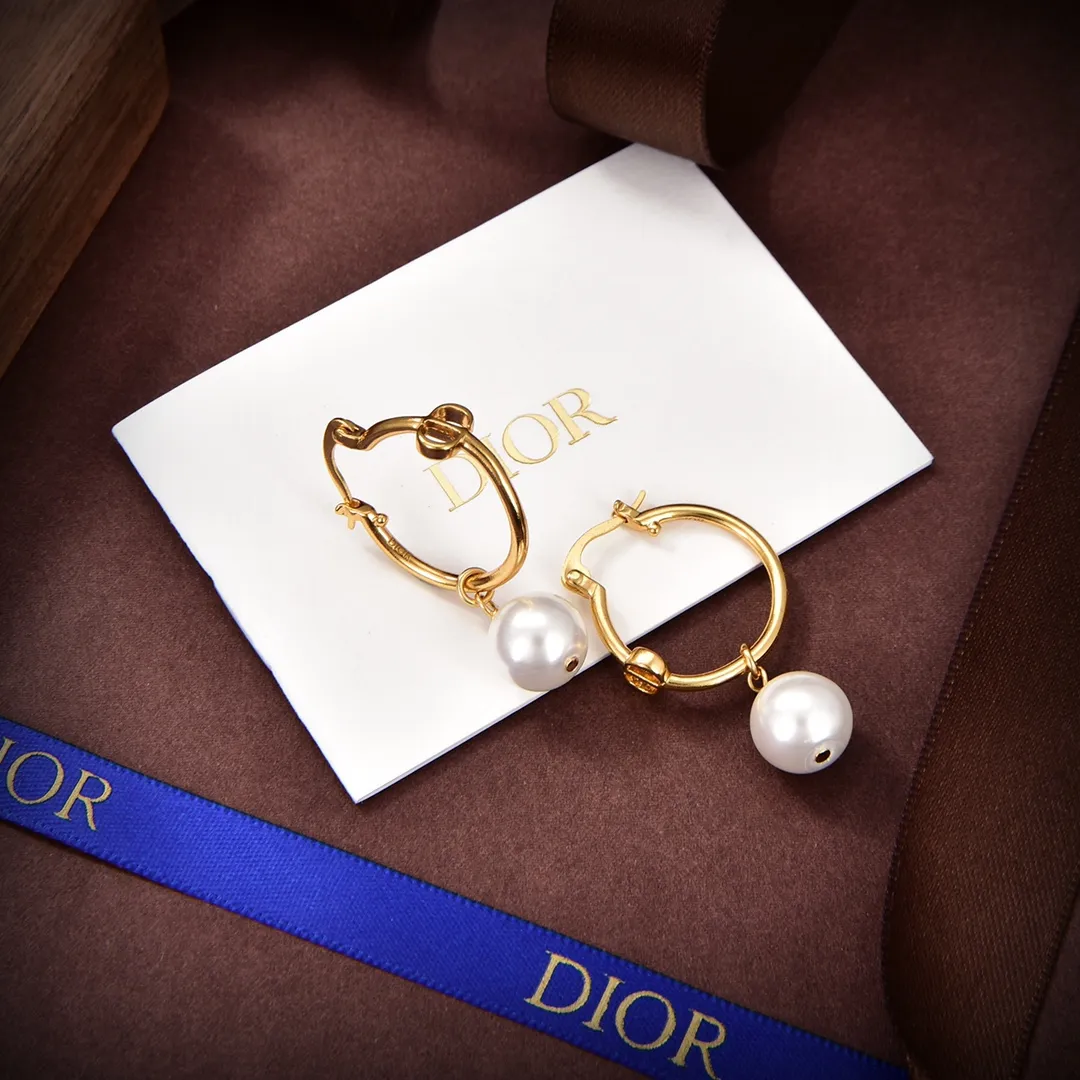 【DIOR】ディオール  ファッションスタイルのイヤリング