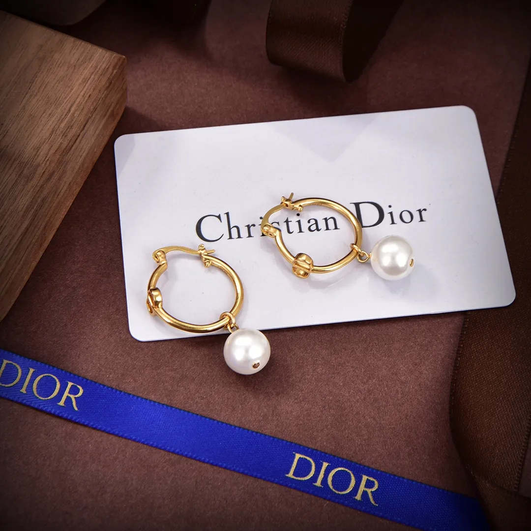 【DIOR】ディオール  ファッションスタイルのイヤリング