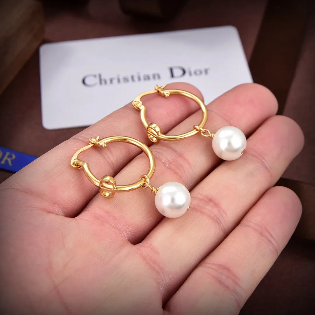 【DIOR】ディオール  ファッションスタイルのイヤリング