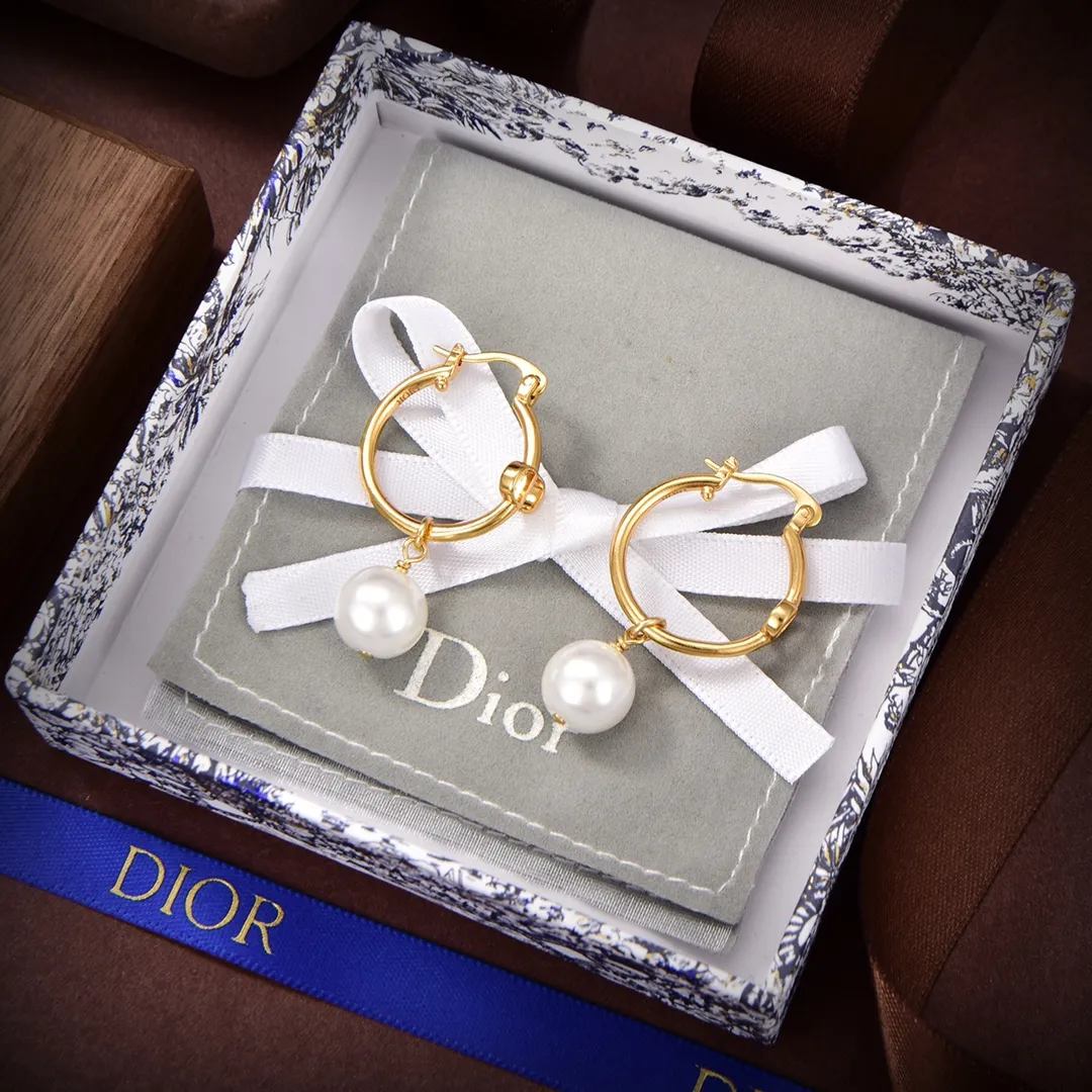 【DIOR】ディオール  ファッションスタイルのイヤリング
