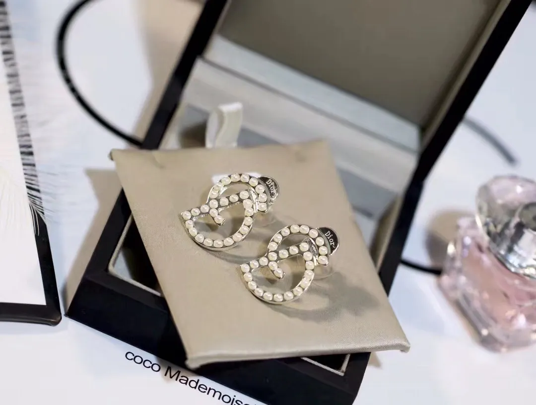 【DIOR】 ディオール  ファッションスタイルのイヤリング