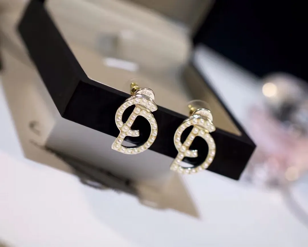 【DIOR】 ディオール  ファッションスタイルのイヤリング