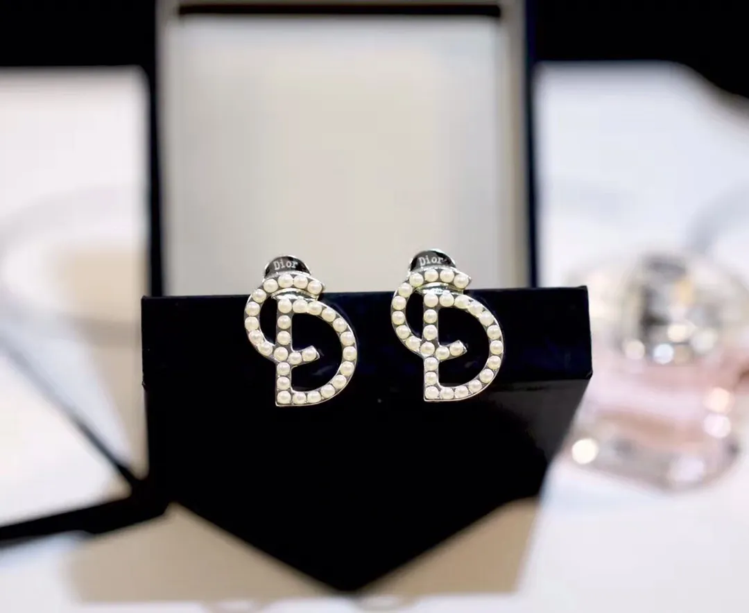 【DIOR】 ディオール  ファッションスタイルのイヤリング