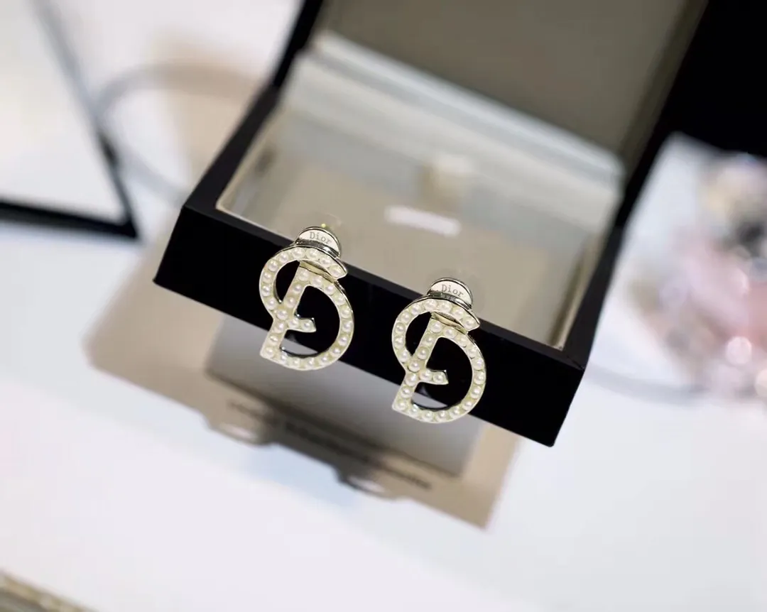 【DIOR】 ディオール  ファッションスタイルのイヤリング