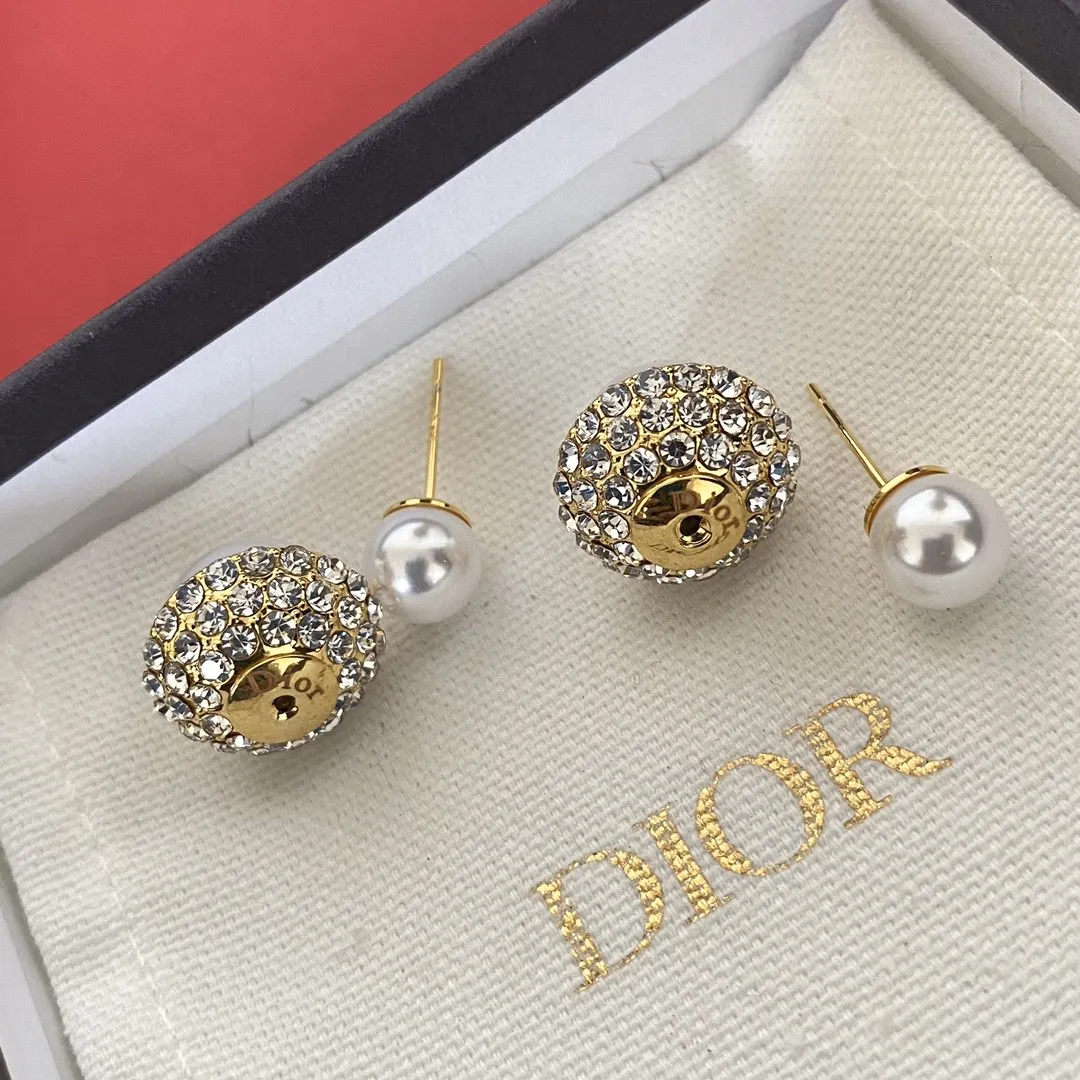 【DIOR】 ディオール  ファッションスタイルのイヤリング