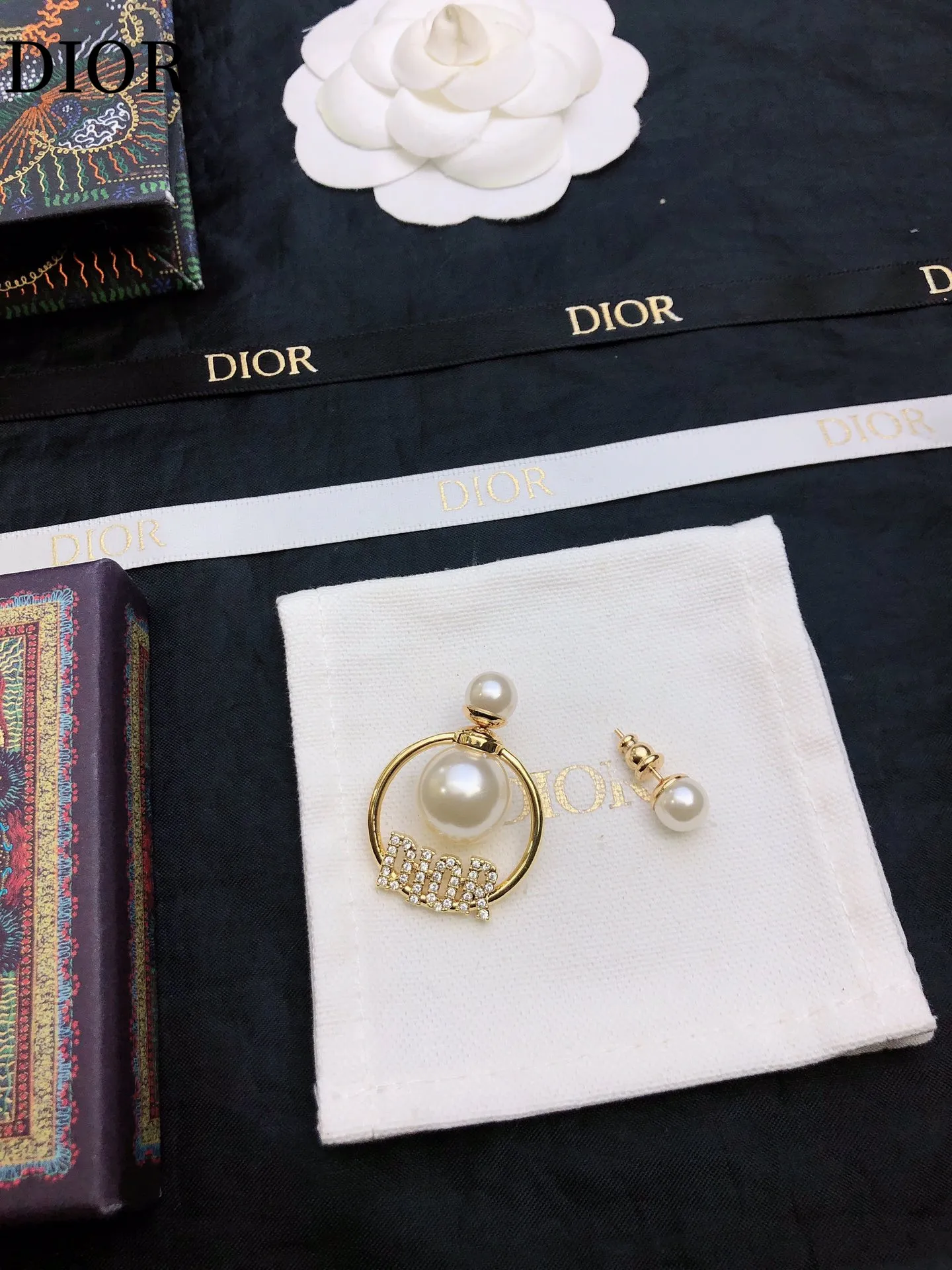 【DIOR】 ディオール  ファッションスタイルのイヤリング