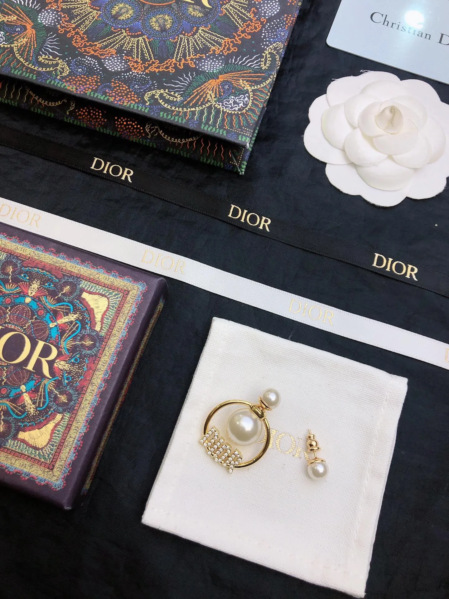 【DIOR】 ディオール  ファッションスタイルのイヤリング