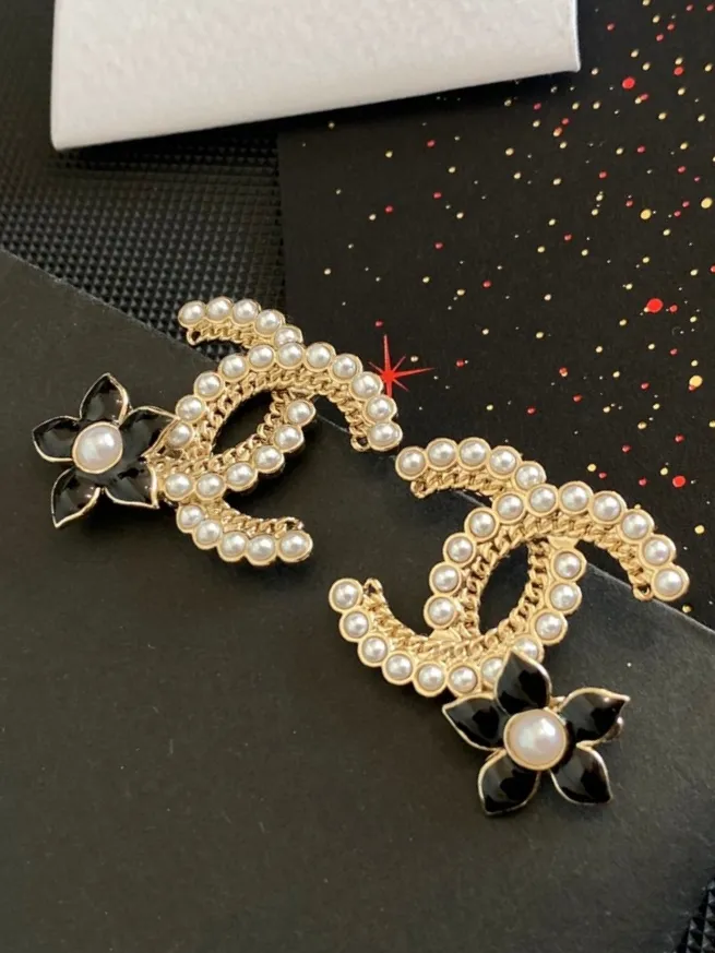 【CHANEL 】 シャネル   ファッションスタイルのイヤリング