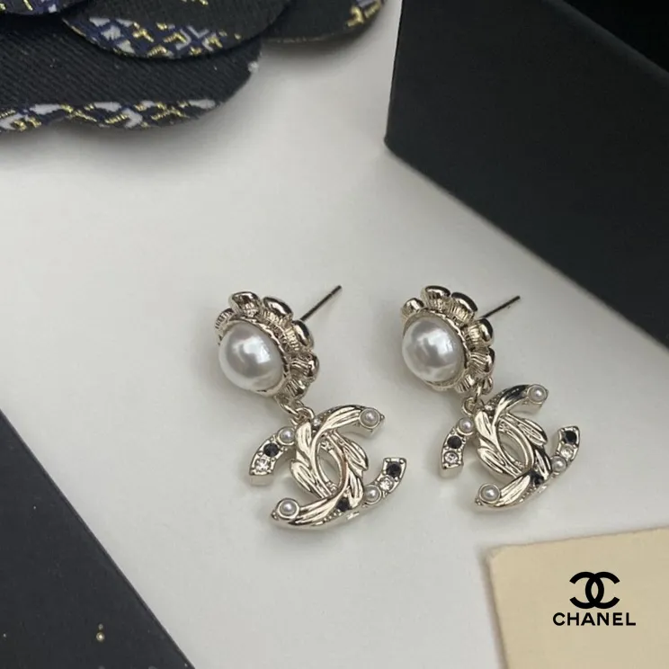 【CHANEL 】 シャネル   ファッションスタイルのイヤリング
