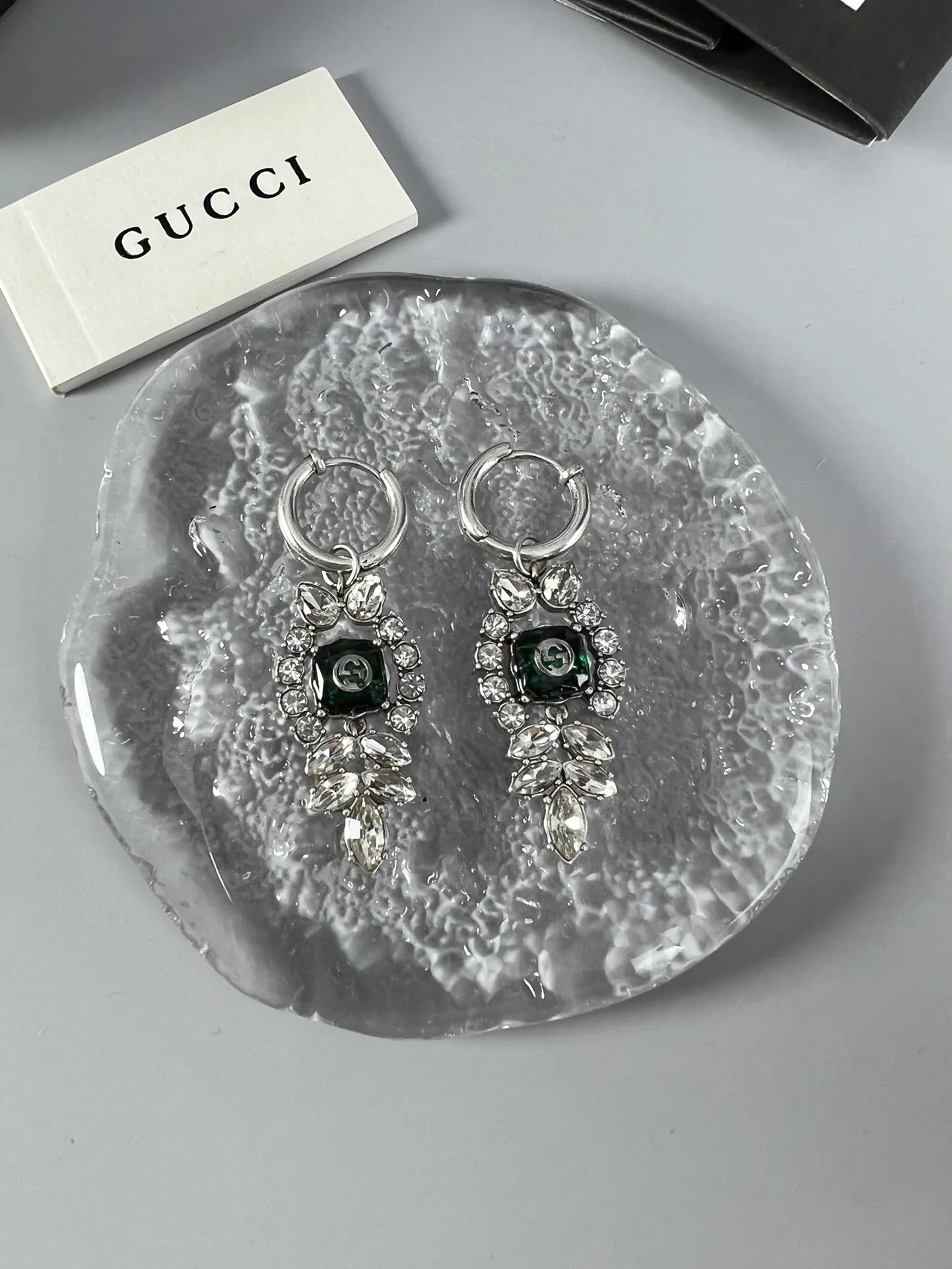 【GUCCI】クッチ レトロなコートスタイルのイヤリング、クラシックでエレガント、デザインセンスがいっぱい、レトロでゴージャス