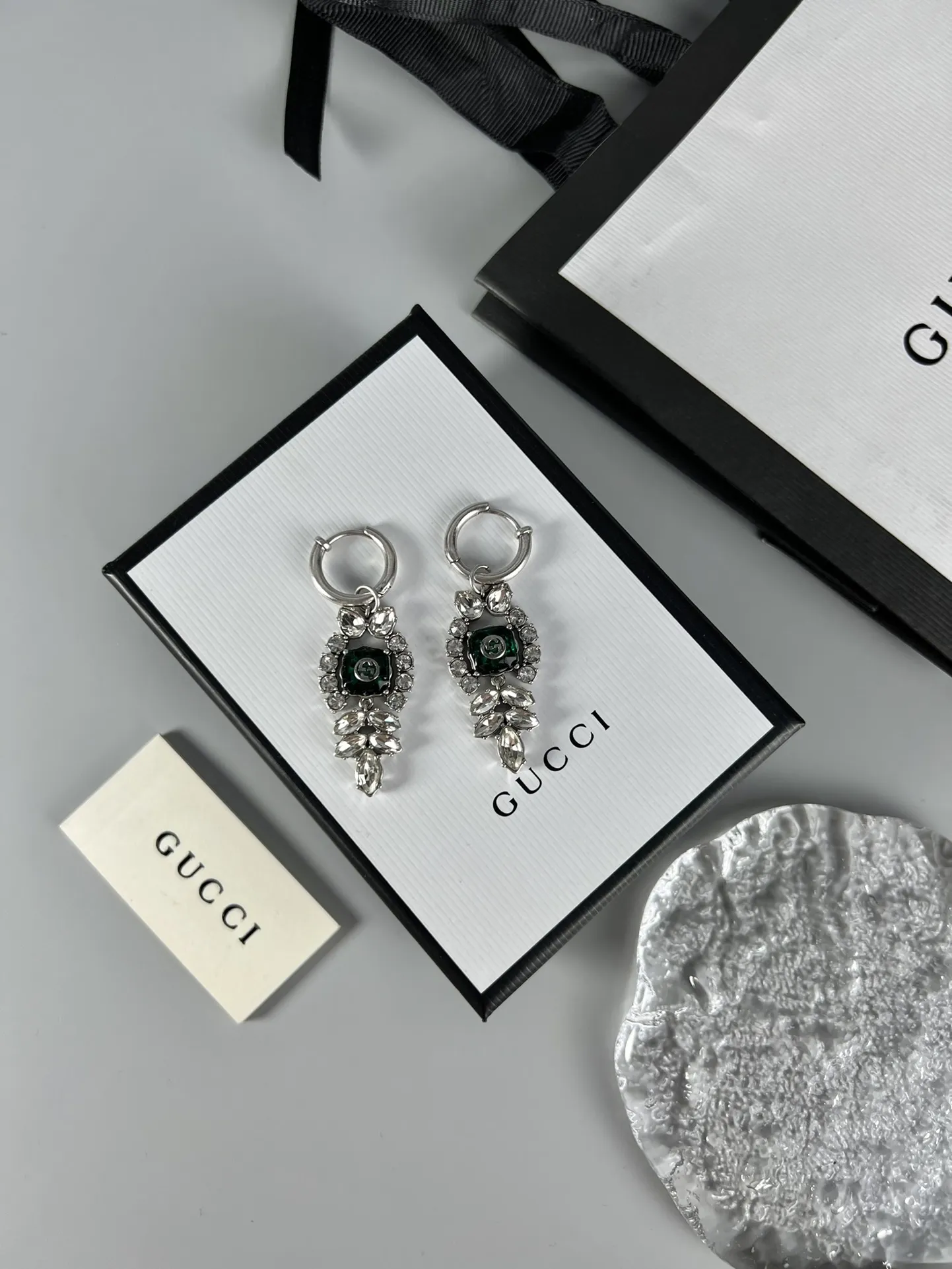 【GUCCI】クッチ レトロなコートスタイルのイヤリング、クラシックでエレガント、デザインセンスがいっぱい、レトロでゴージャス