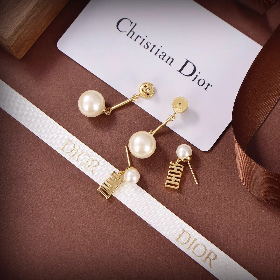 【DIOR】ディオール  ファッションスタイルのイヤリング
