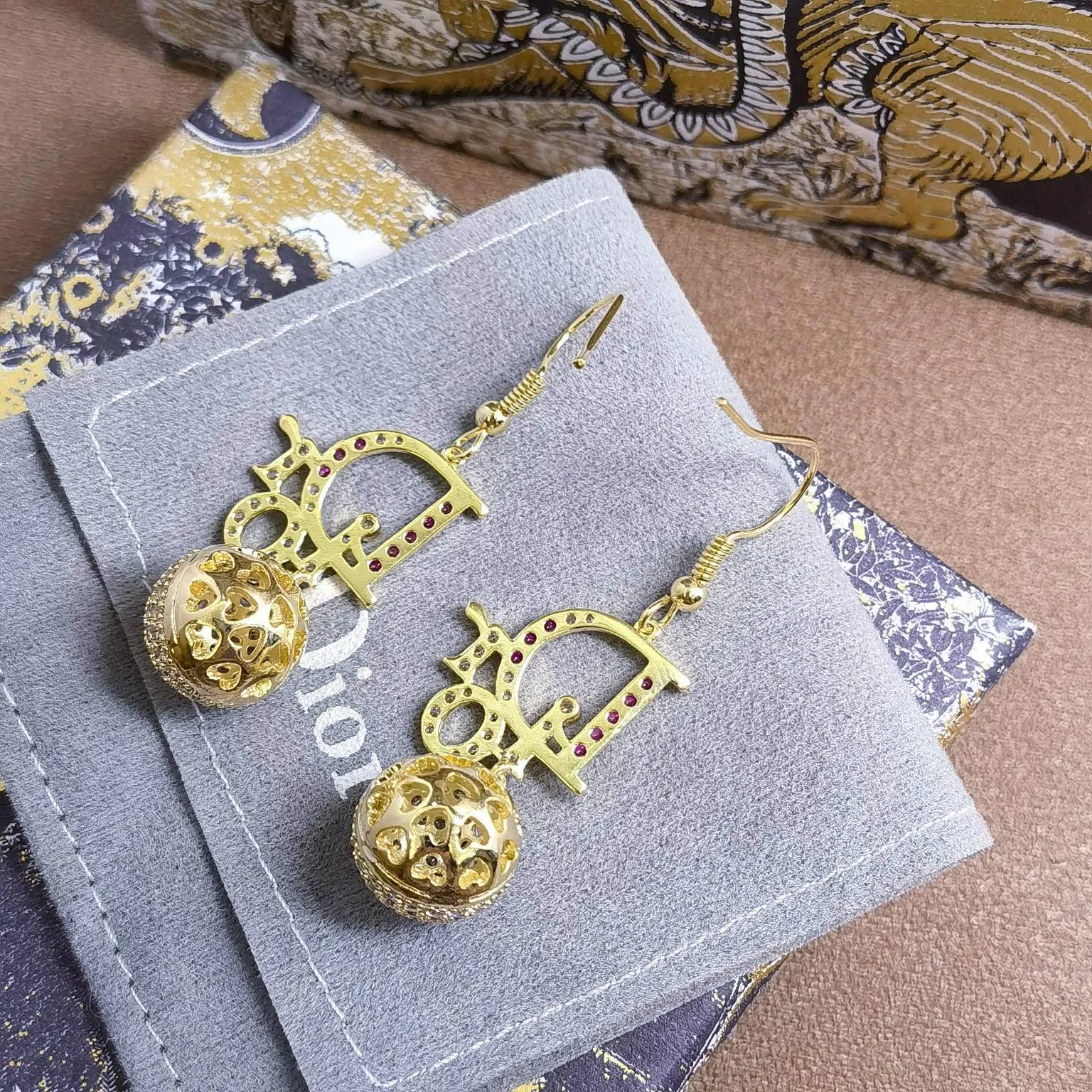 【DIOR】ディオール  ファッションスタイルのイヤリング