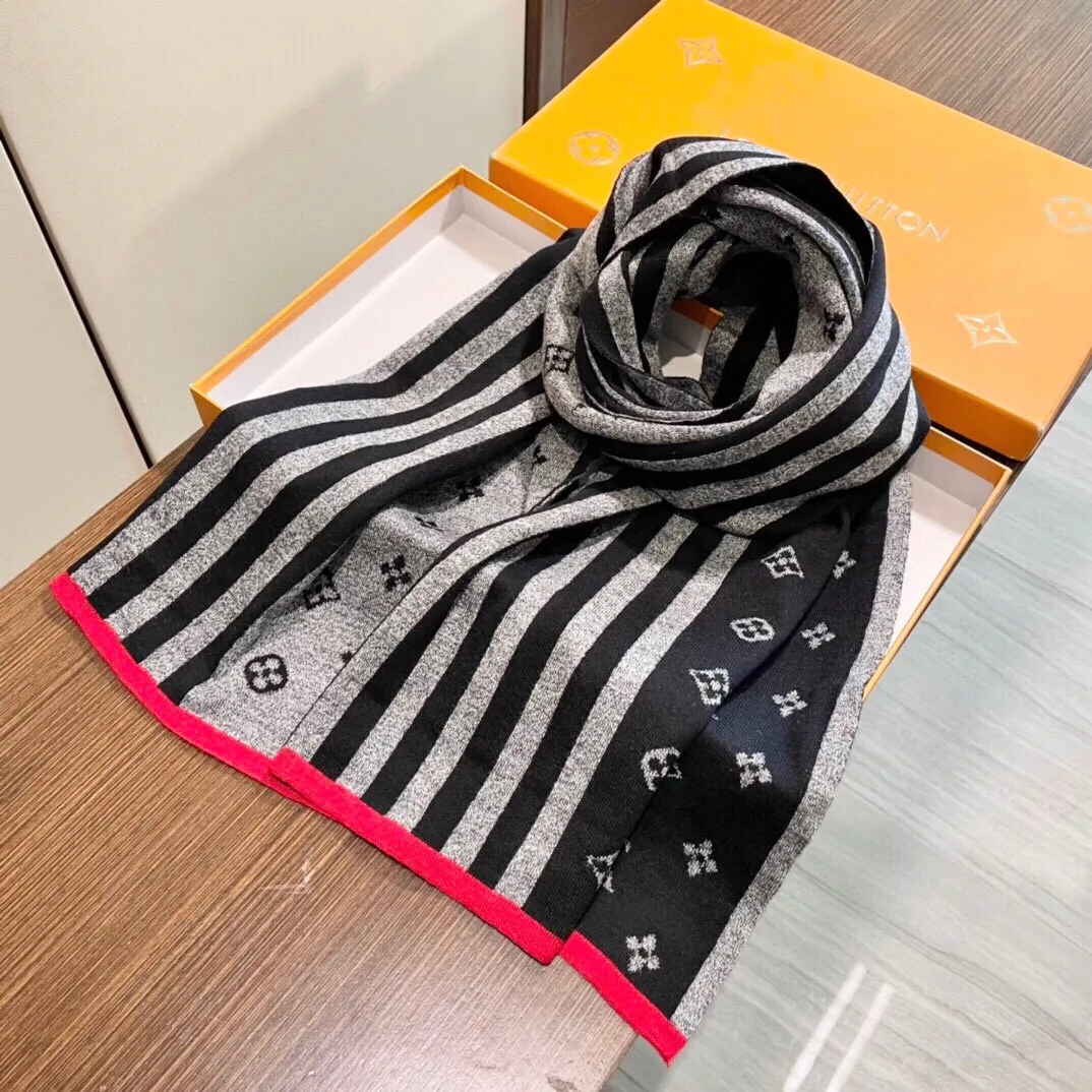 【LOUIS VUITTON   ルイヴィトン】スカーフ 180*32CM   241207