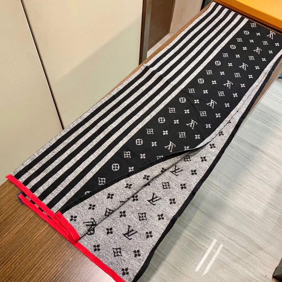 【LOUIS VUITTON   ルイヴィトン】スカーフ 180*32CM   241207