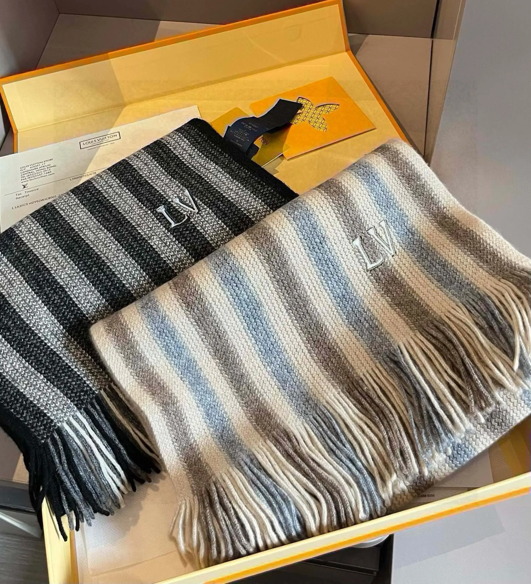 【LOUIS VUITTON   ルイヴィトン】スカーフ 35*180CM   241207