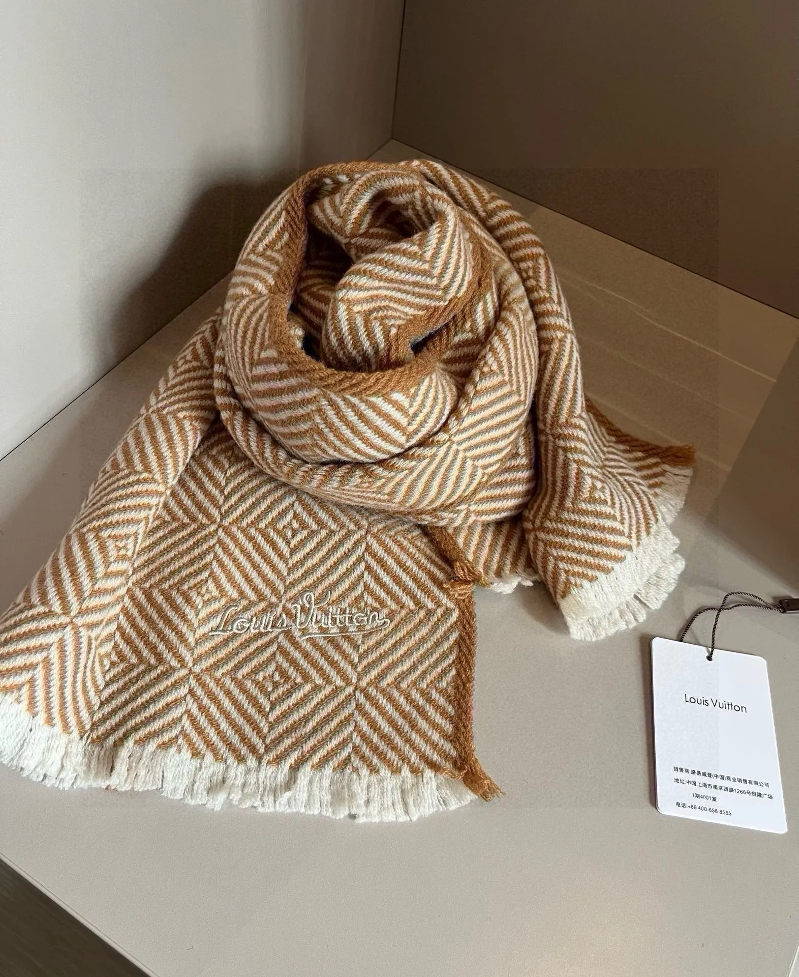 【LOUIS VUITTON   ルイヴィトン】スカーフ 30*180CM   241207