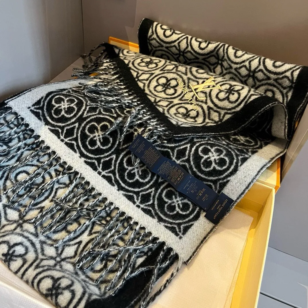 【LOUIS VUITTON   ルイヴィトン】スカーフ 30*180CM   241207