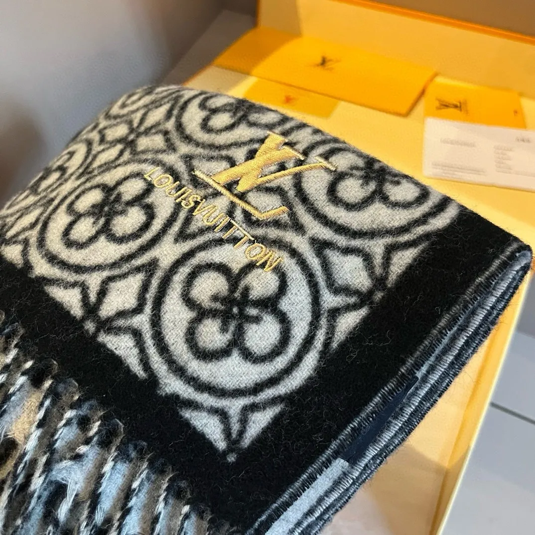 【LOUIS VUITTON   ルイヴィトン】スカーフ 30*180CM   241207