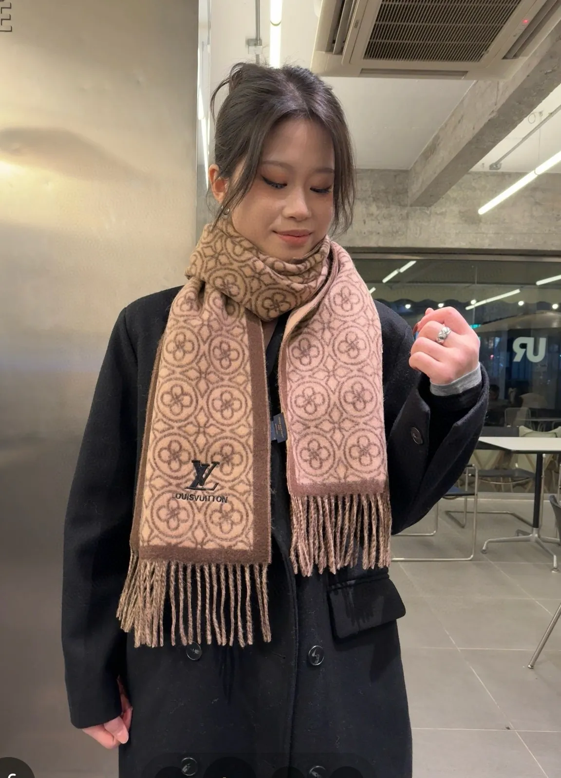 【LOUIS VUITTON   ルイヴィトン】スカーフ 30*180CM   241207