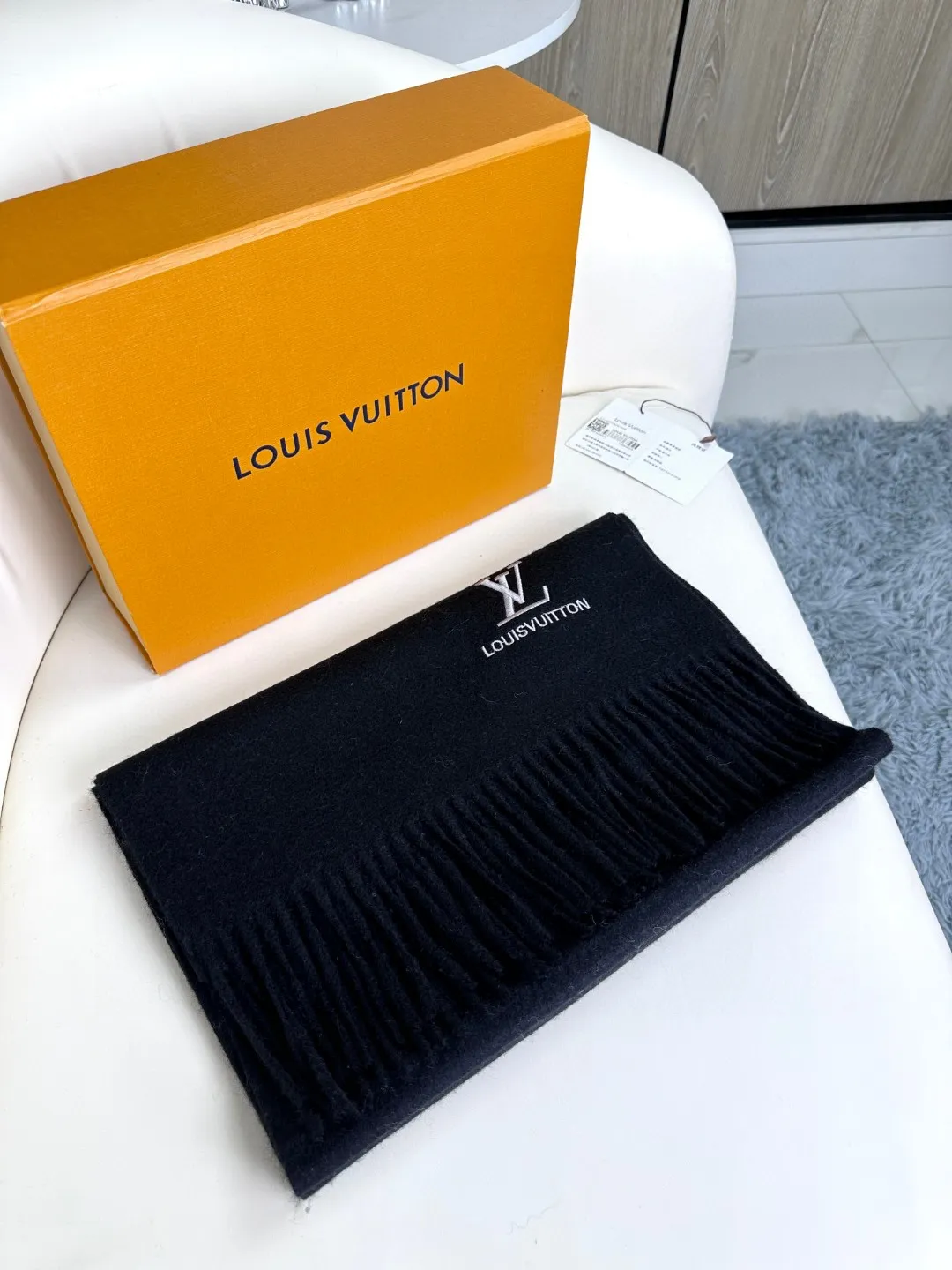 【LV LOUIS VUITTON ルイ·ヴィトン】 スカーフ 35*180cm  241107