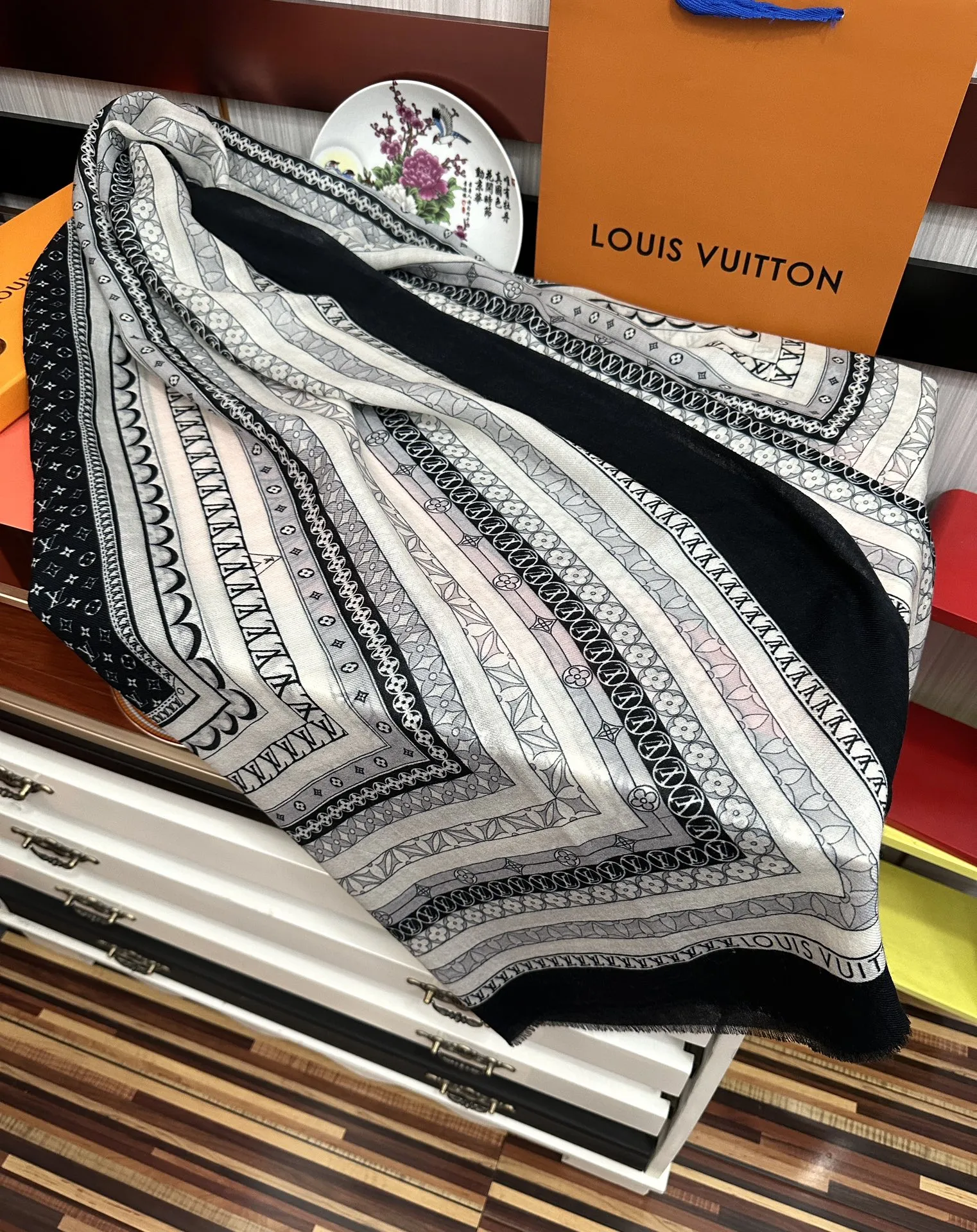 【LV LOUIS VUITTON ルイ·ヴィトン】 スカーフ 100*200cm  241107