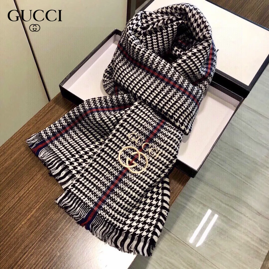【GUCCI グッチ】スカーフ  90*200CM  241209