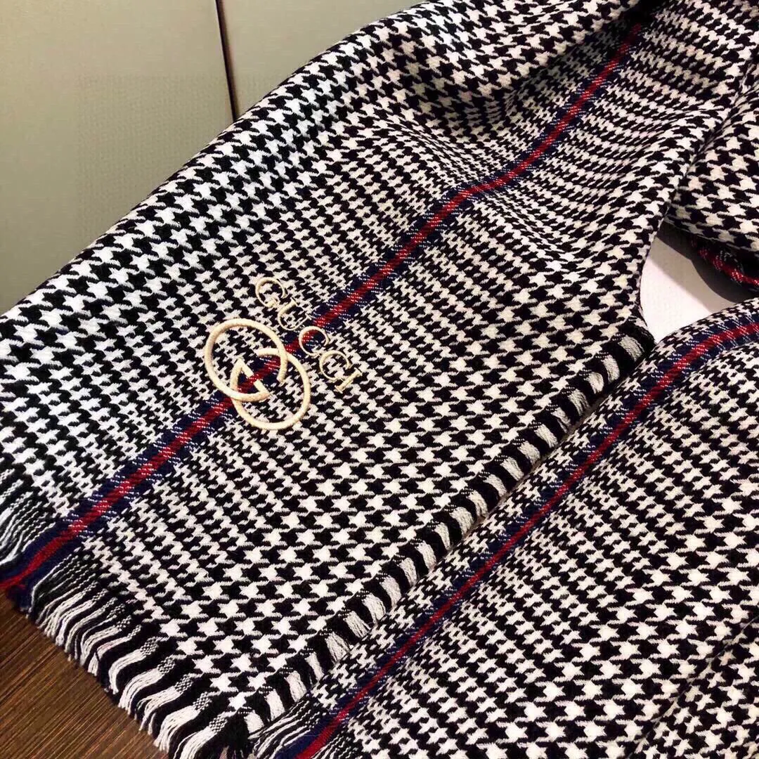 【GUCCI グッチ】スカーフ  90*200CM  241209