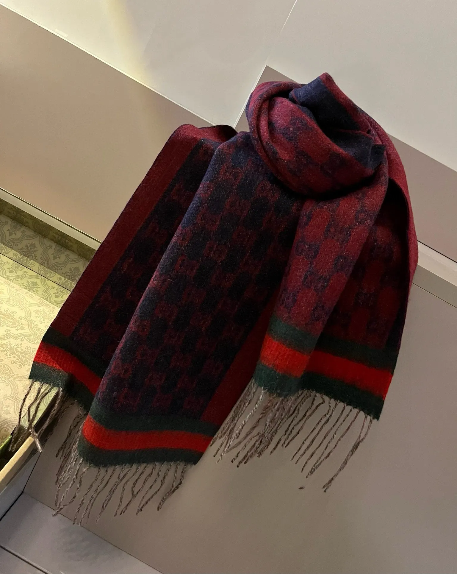 【GUCCI グッチ】スカーフ  32*210CM  241209