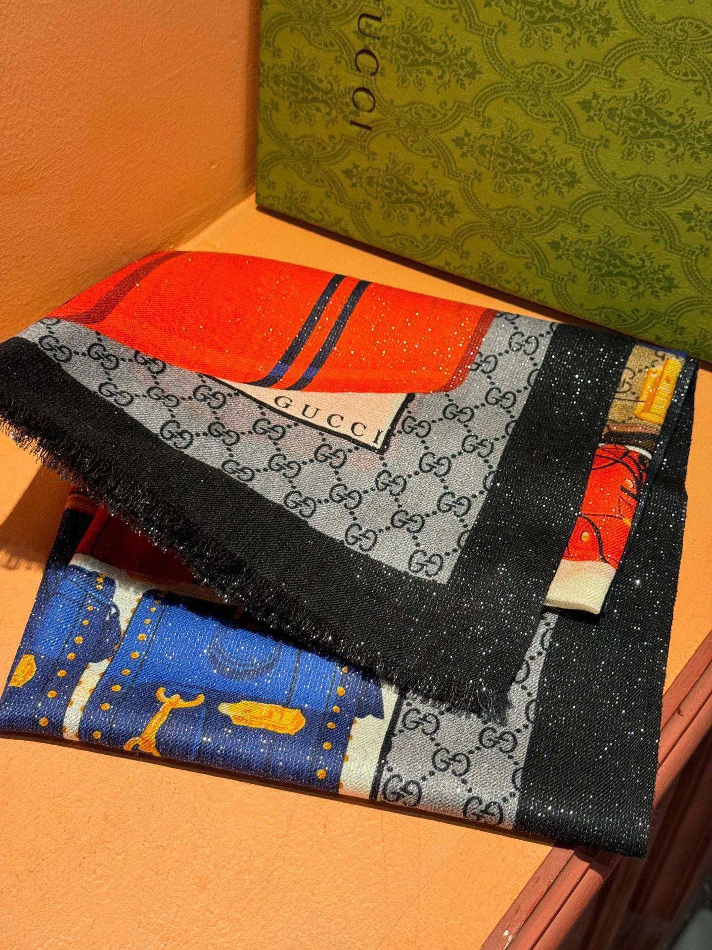【GUCCI グッチ】スカーフ  110*200CM  241209