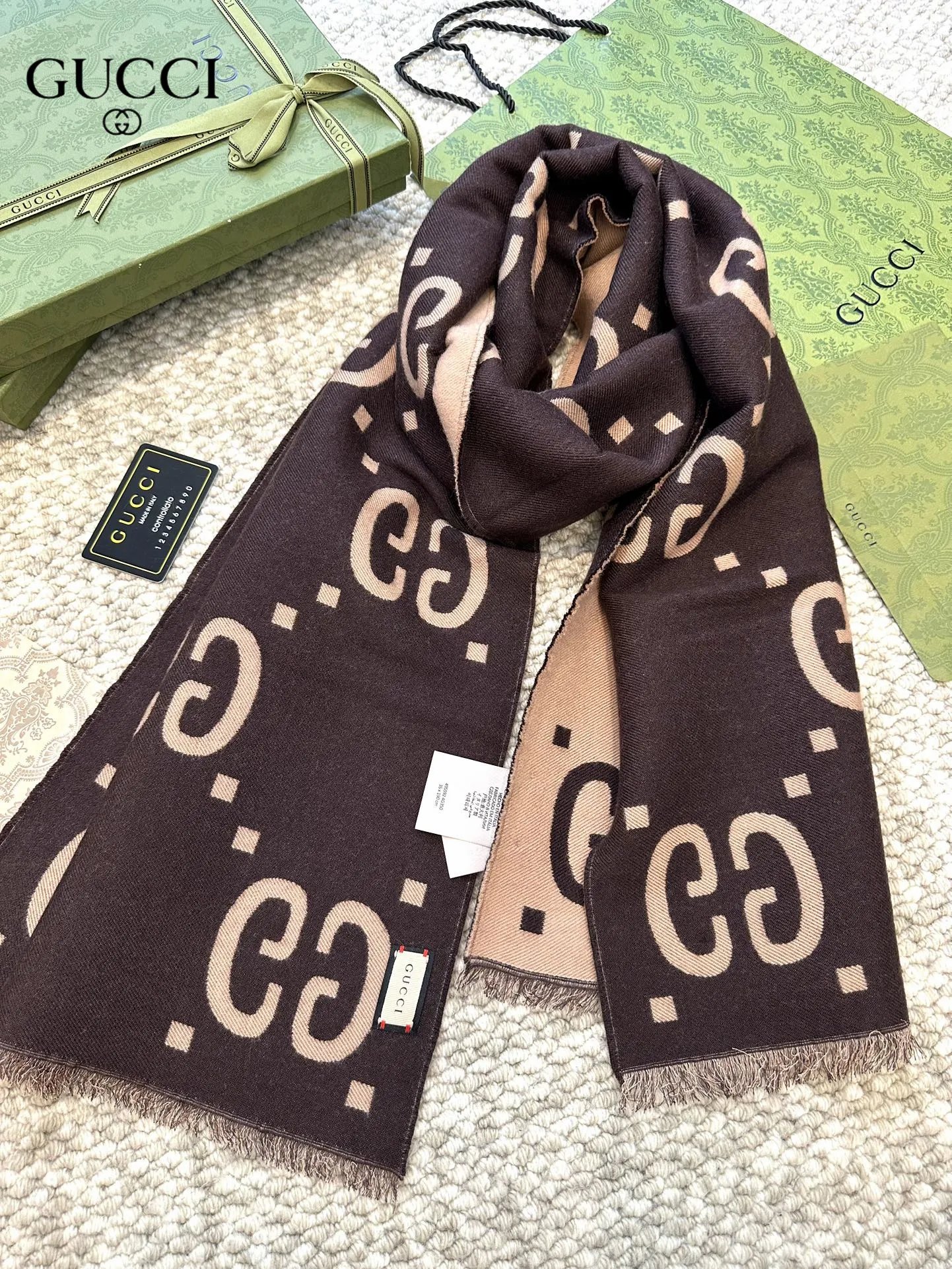 【GUCCI グッチ】スカーフ  30*180CM  241209